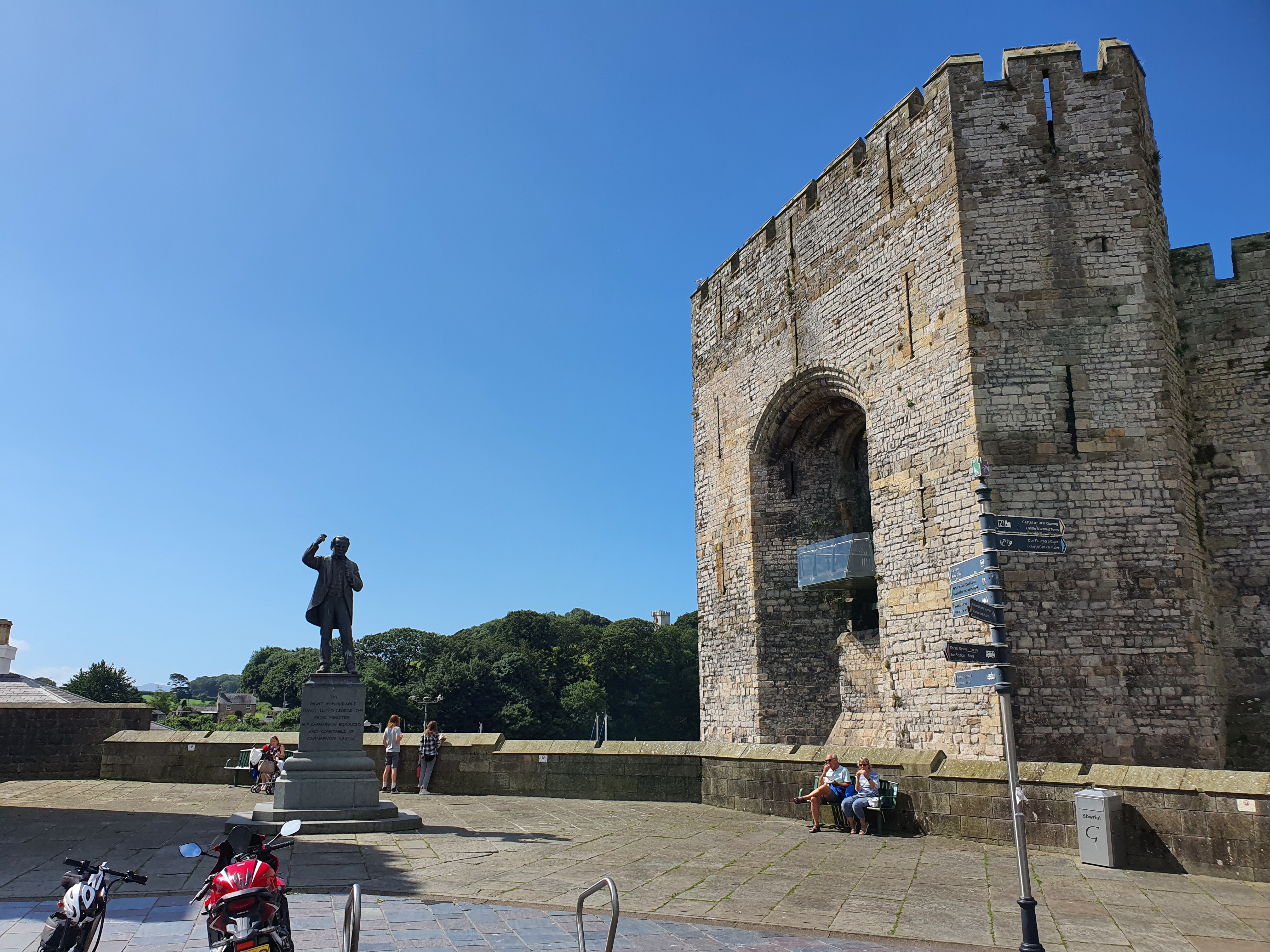 A road leading up to the castle.