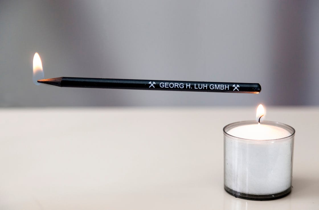 Bleistift aus Graphit der Wärme leitet