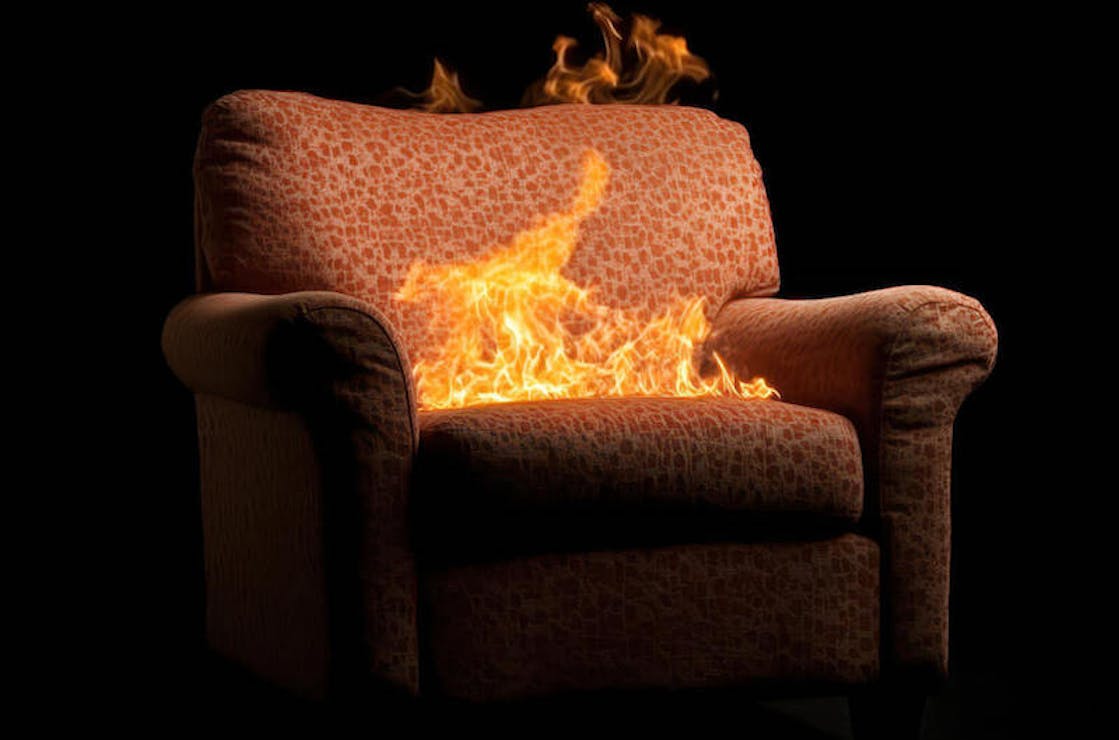 Symbolic image for safe fire protection: Halogen-free flame retardant solution based on minerals with stylised flame on a neutral background