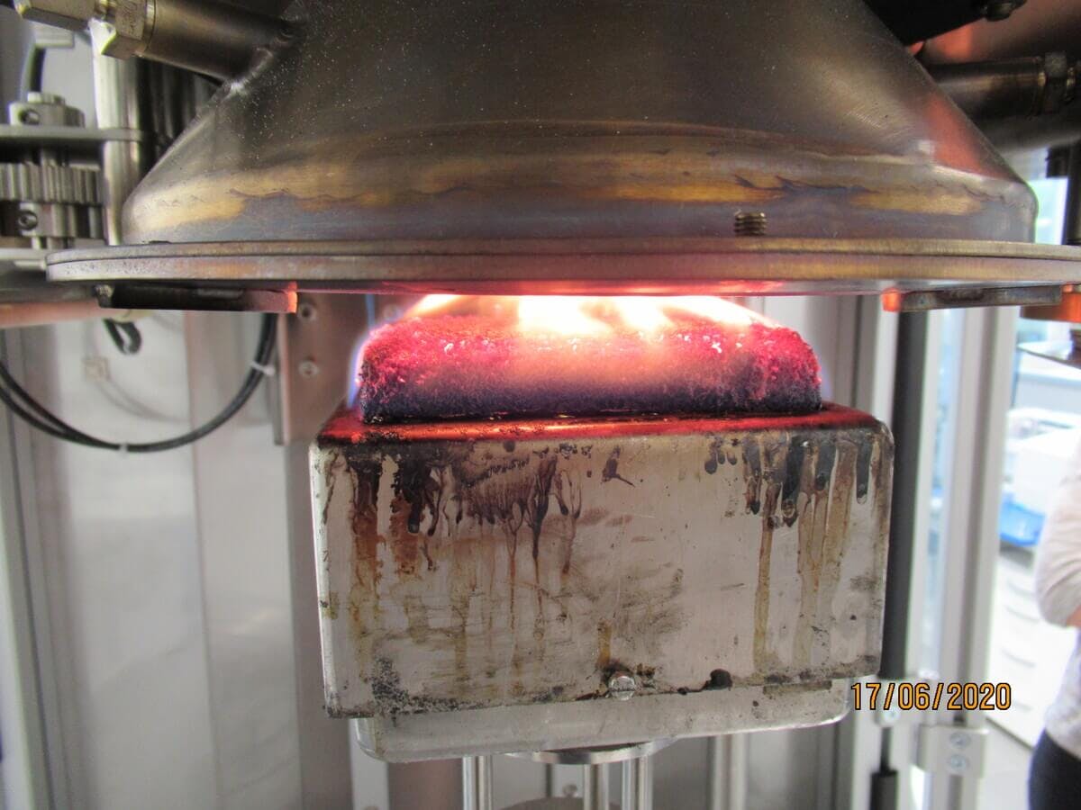 Fire testing of PA6 in the laboratory with expandable graphite and compounds