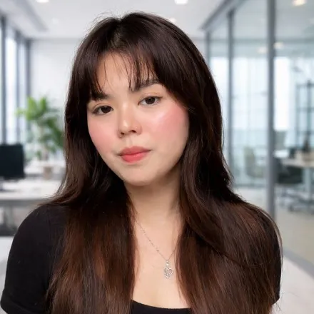 Regine Dy, especialista em Conteúdo e SEO na Lumin