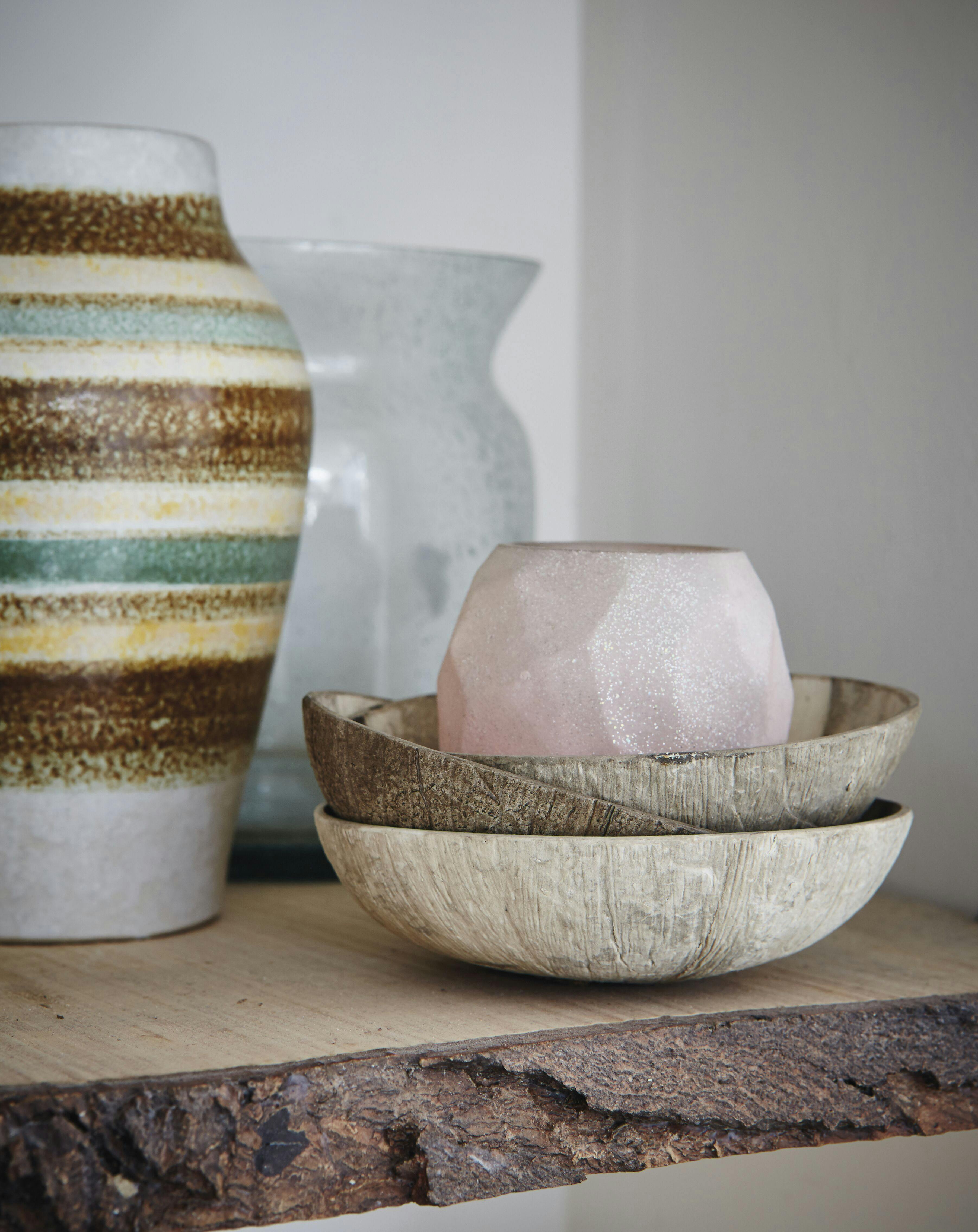 living room shelf decorations