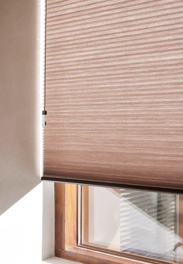 Gros plan sur des stores Duette®