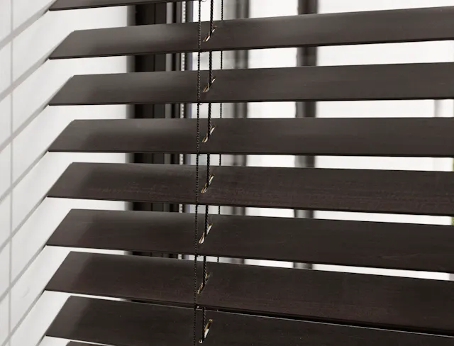 Stores vénitiens bois