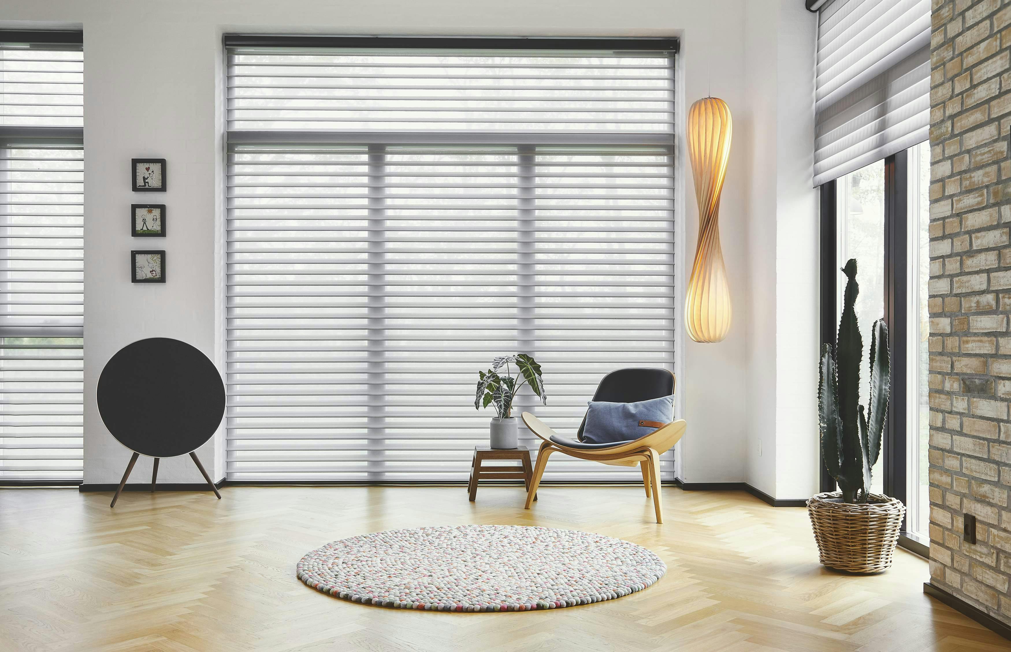 Silhouette® gardiner i vardagsrum