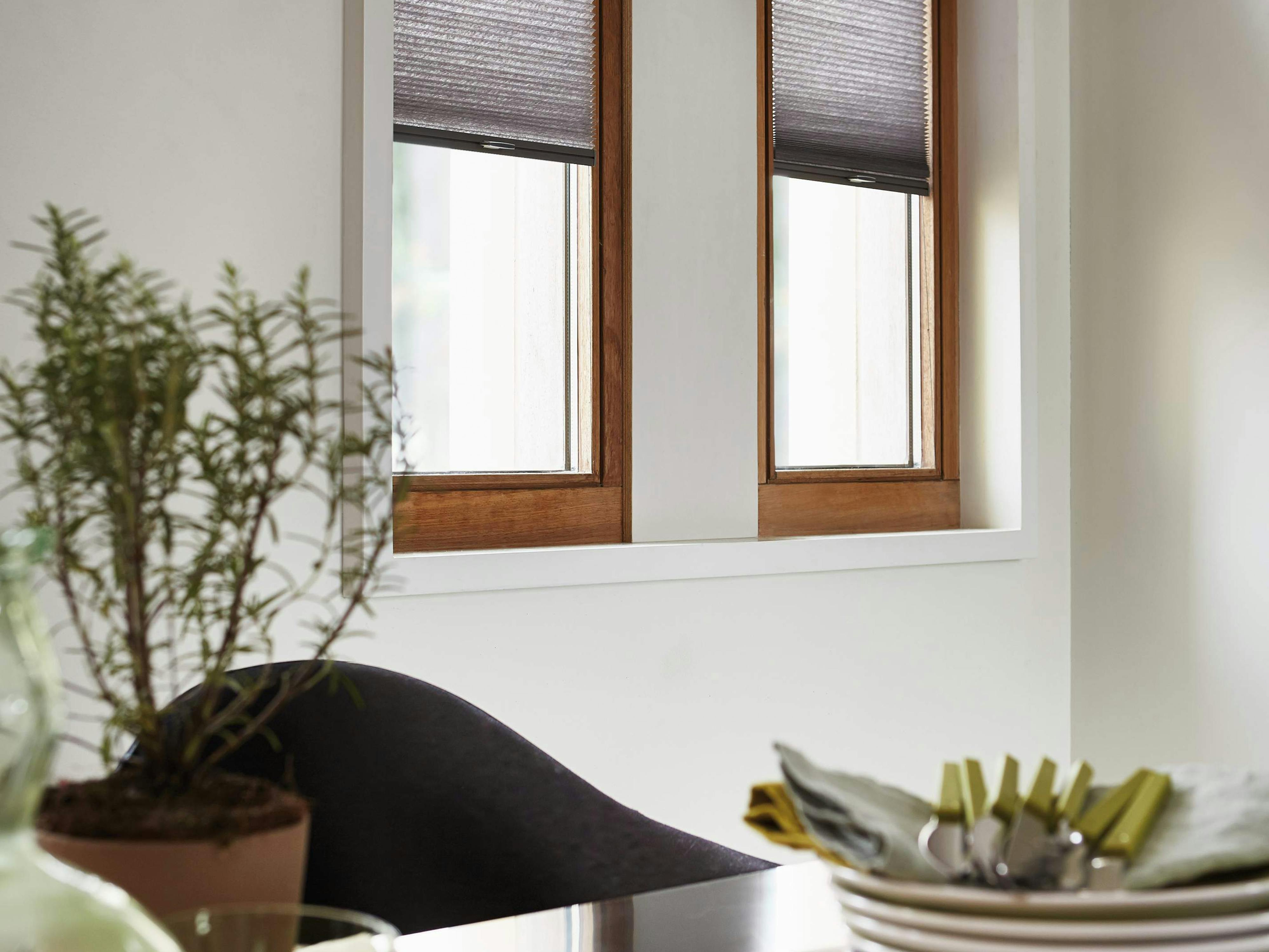 Inred hållbart med Duette® gardiner och väven Eternity