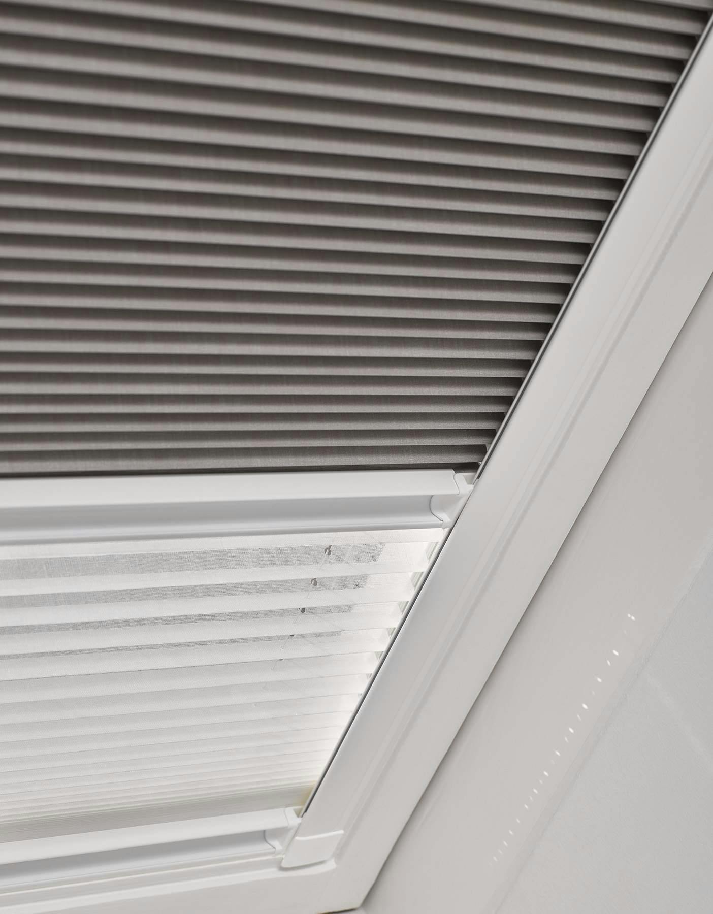 Mørkleggende og transparent vev i en og samme gardin