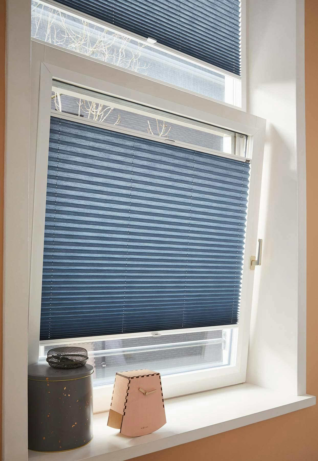 Stores sans perçage pour fenêtres oscillo-battantes