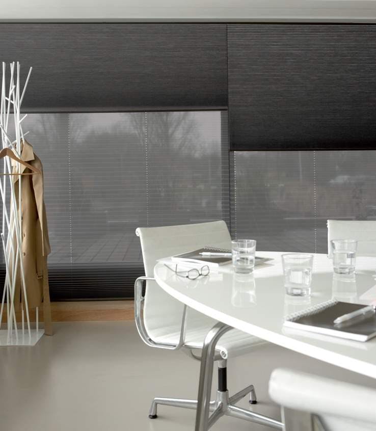 réglage flexible de l’intimité et de la lumière : stores Jour & Nuit