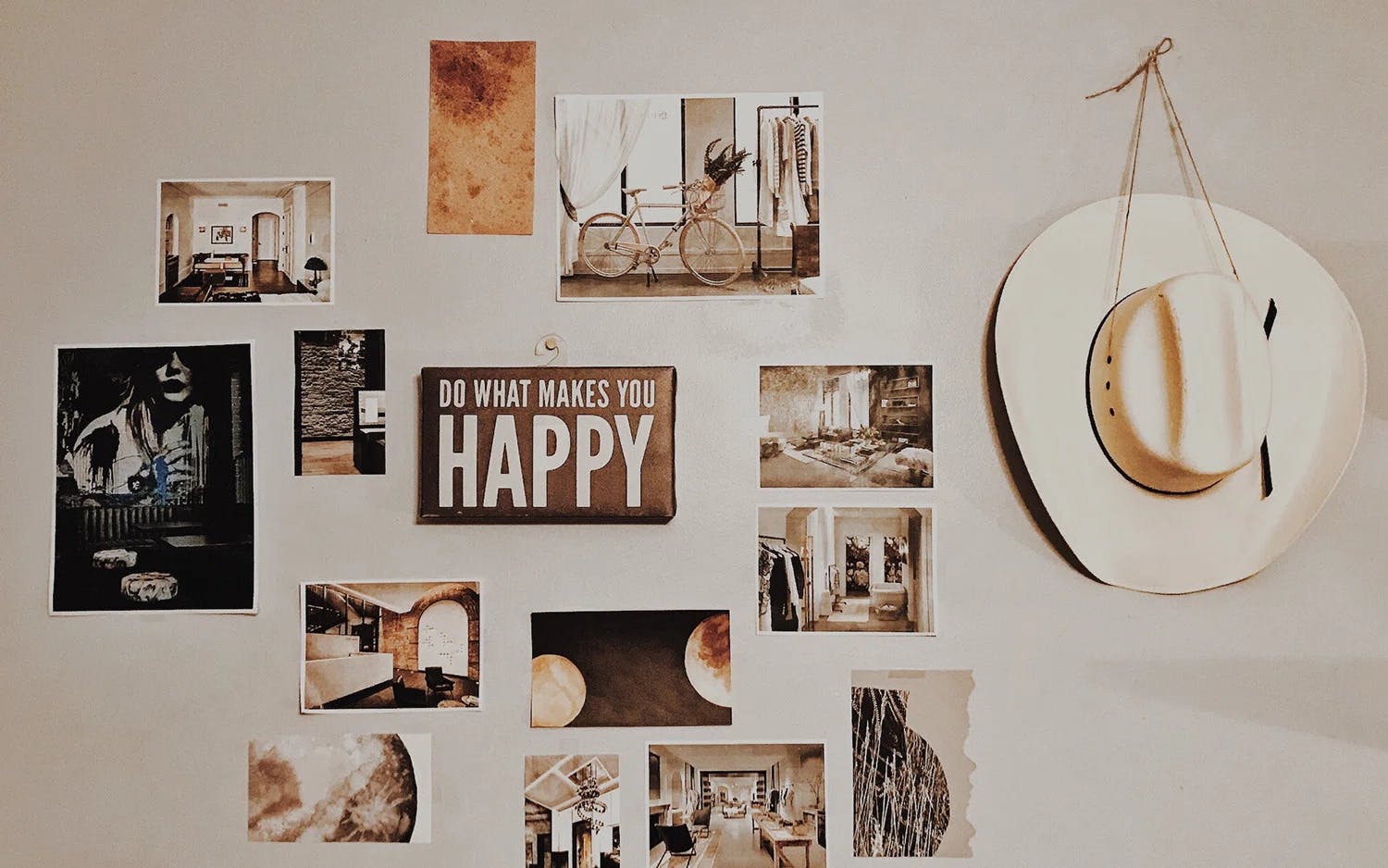 Collage van kleine fotolijsten