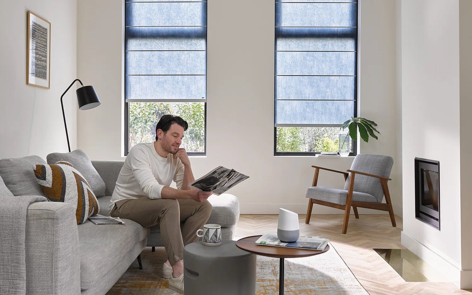 Vouwgordijnen in een woonkamer