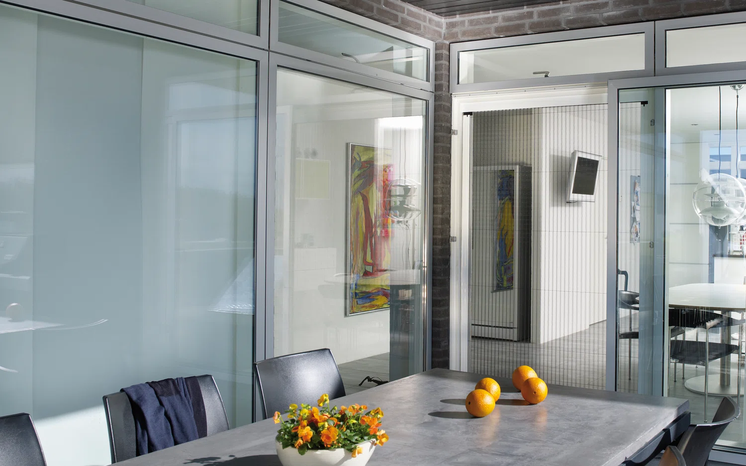 Luxaflex® netgardiner fås i forskellige modeller og passer til både vinduer og døre