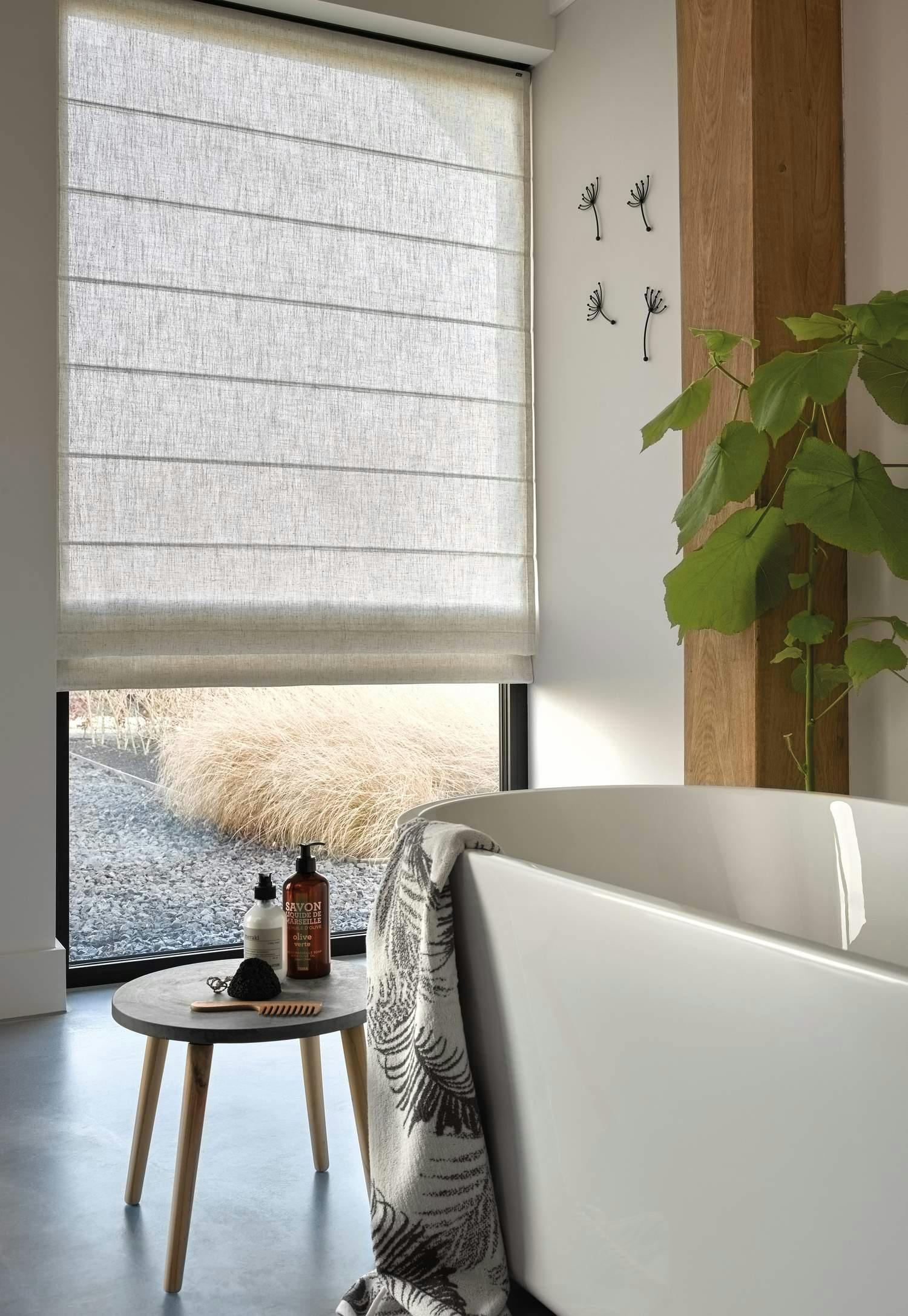 Liftgardiner indretter og bløder hårde flader op med en lækker stoflighed