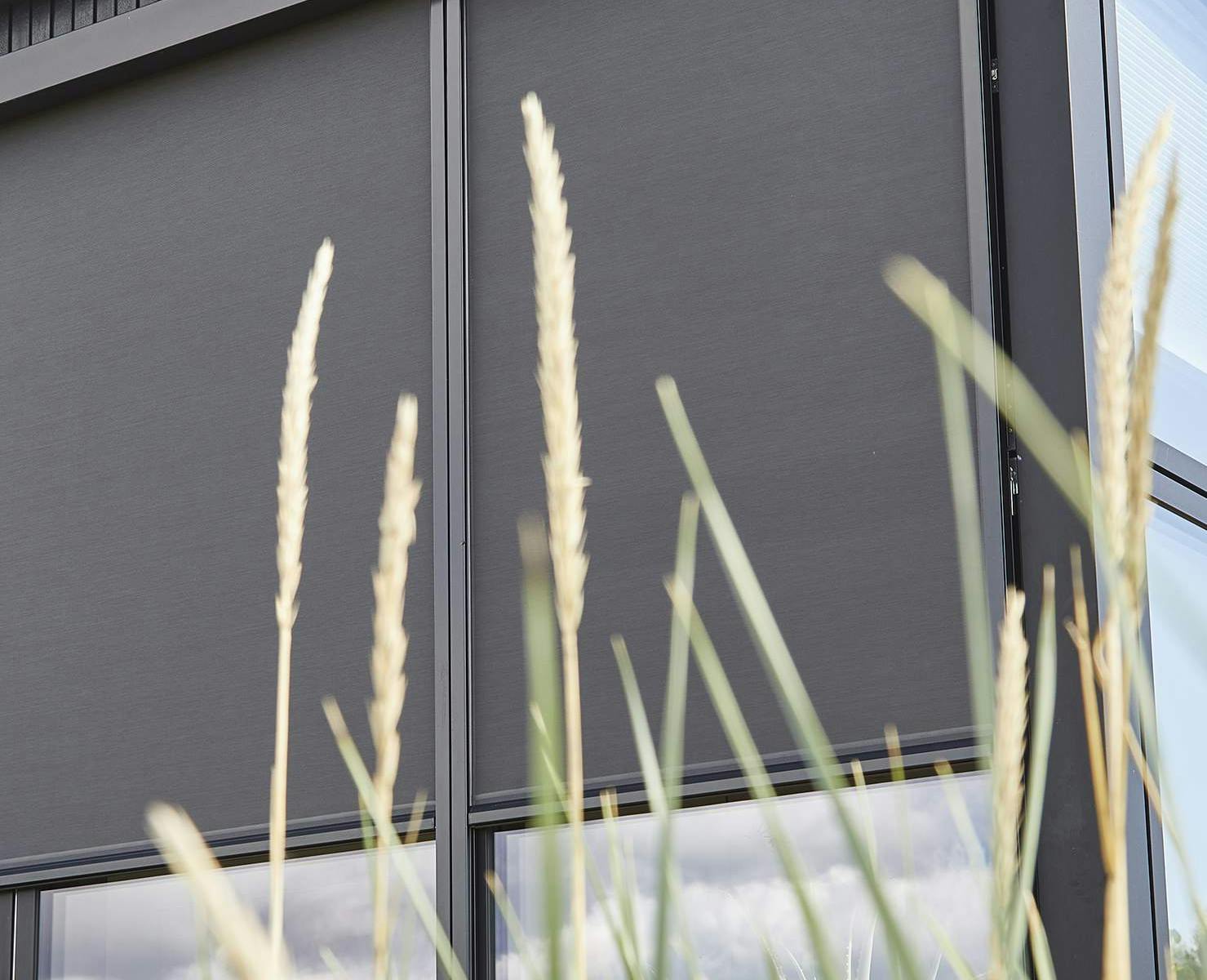 Outdoor Screens/utvendige rullegardiner