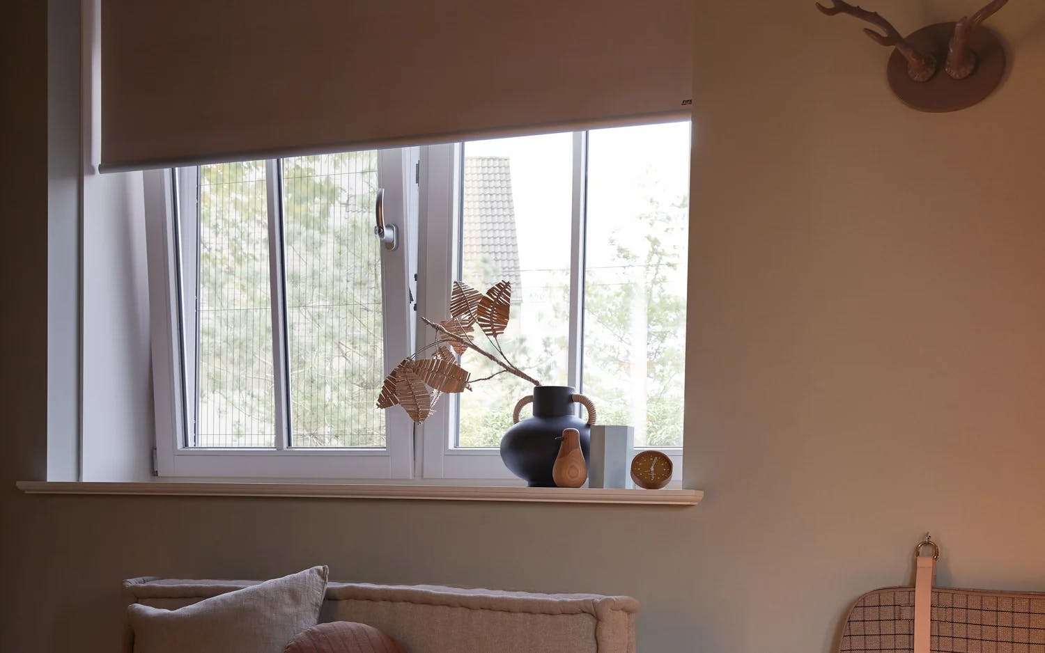 Rolgordijnen op een draai-kiepraam