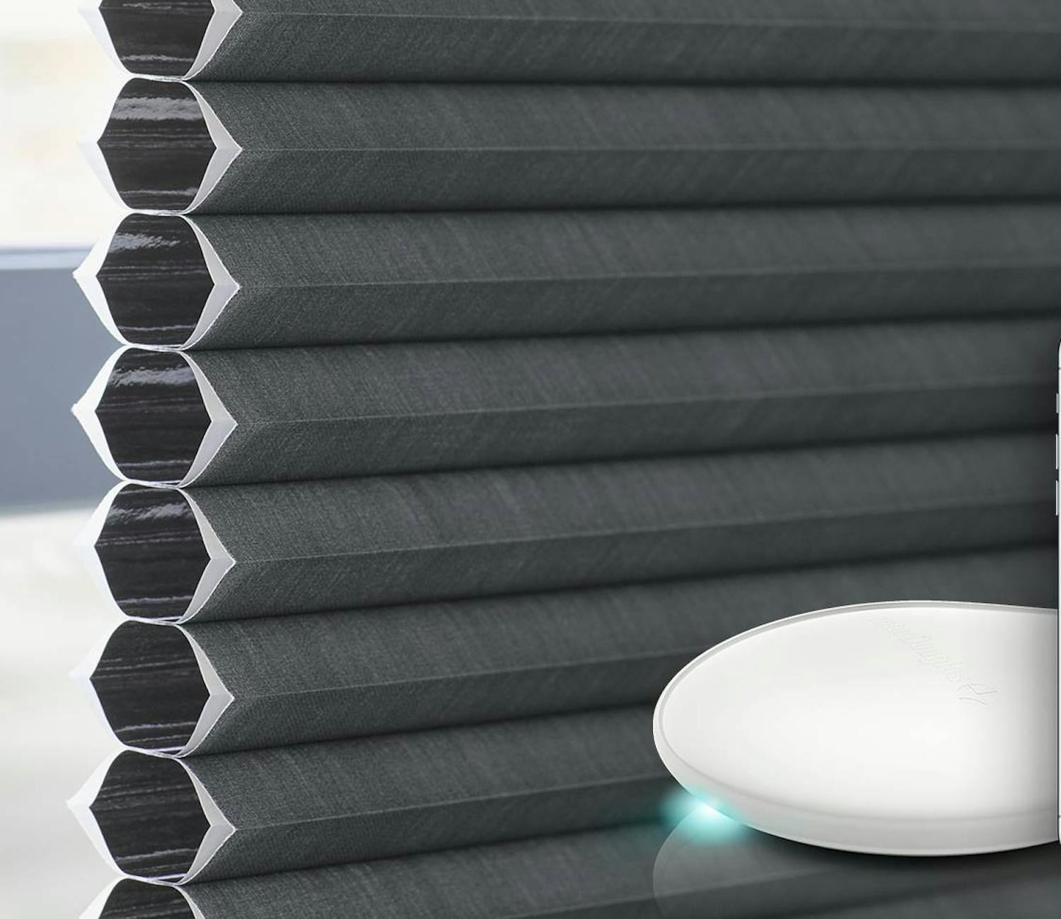 Duette®-gardin med PowerView®-automatisering