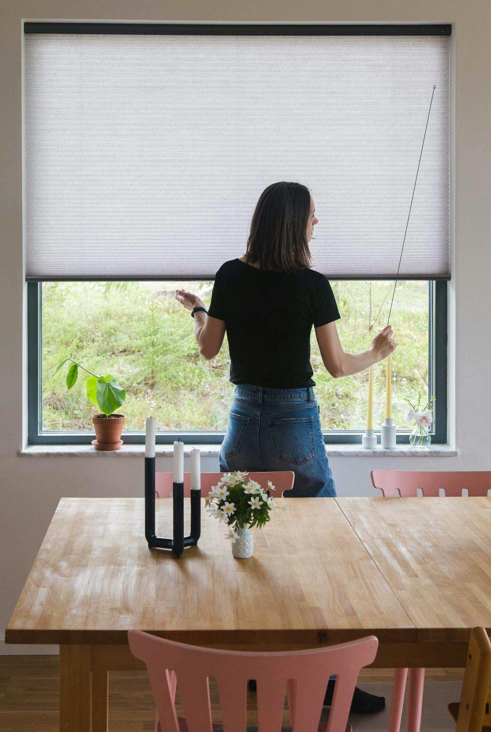 Anna Maria operating duette blinds
