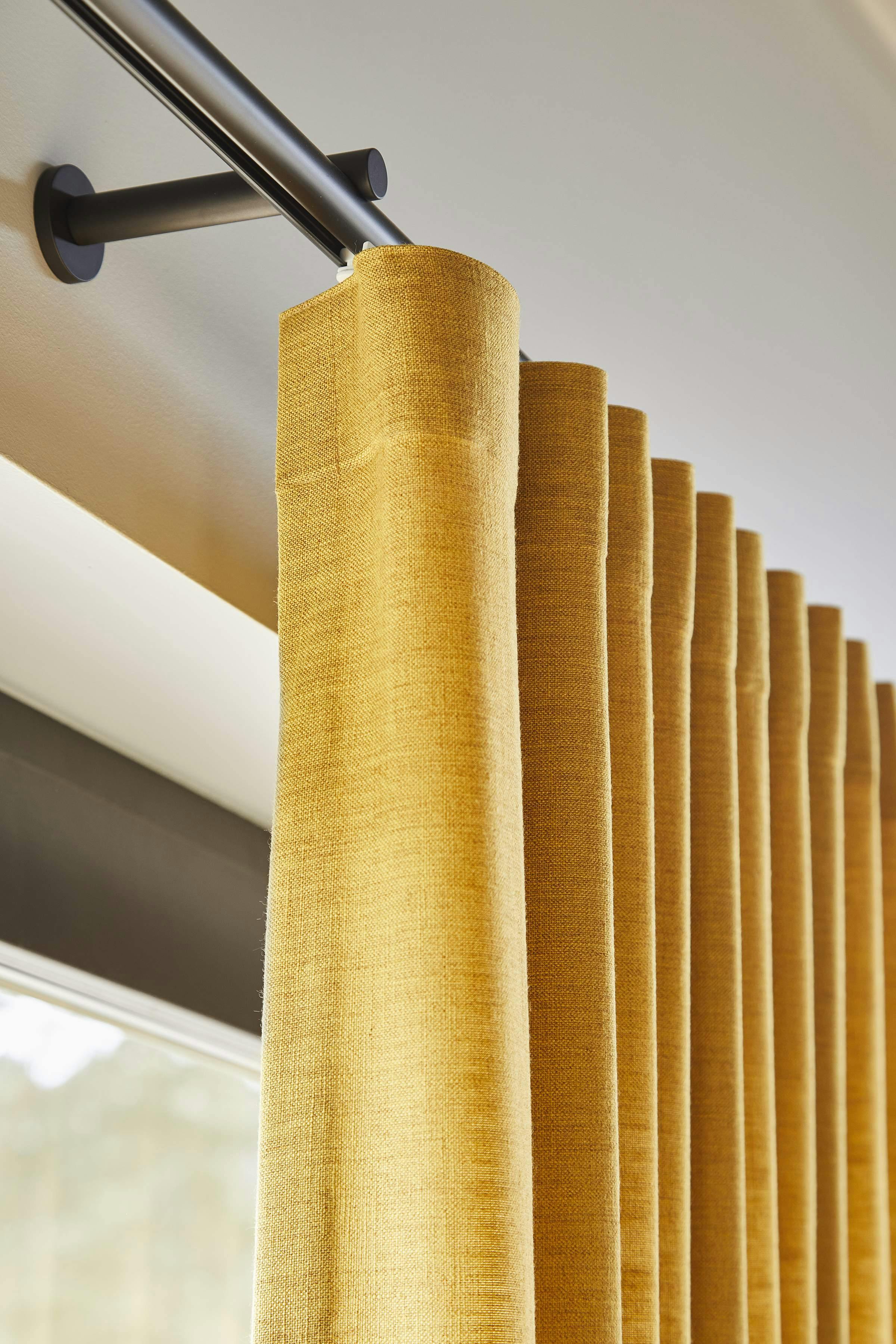 Curtain rail and rod 