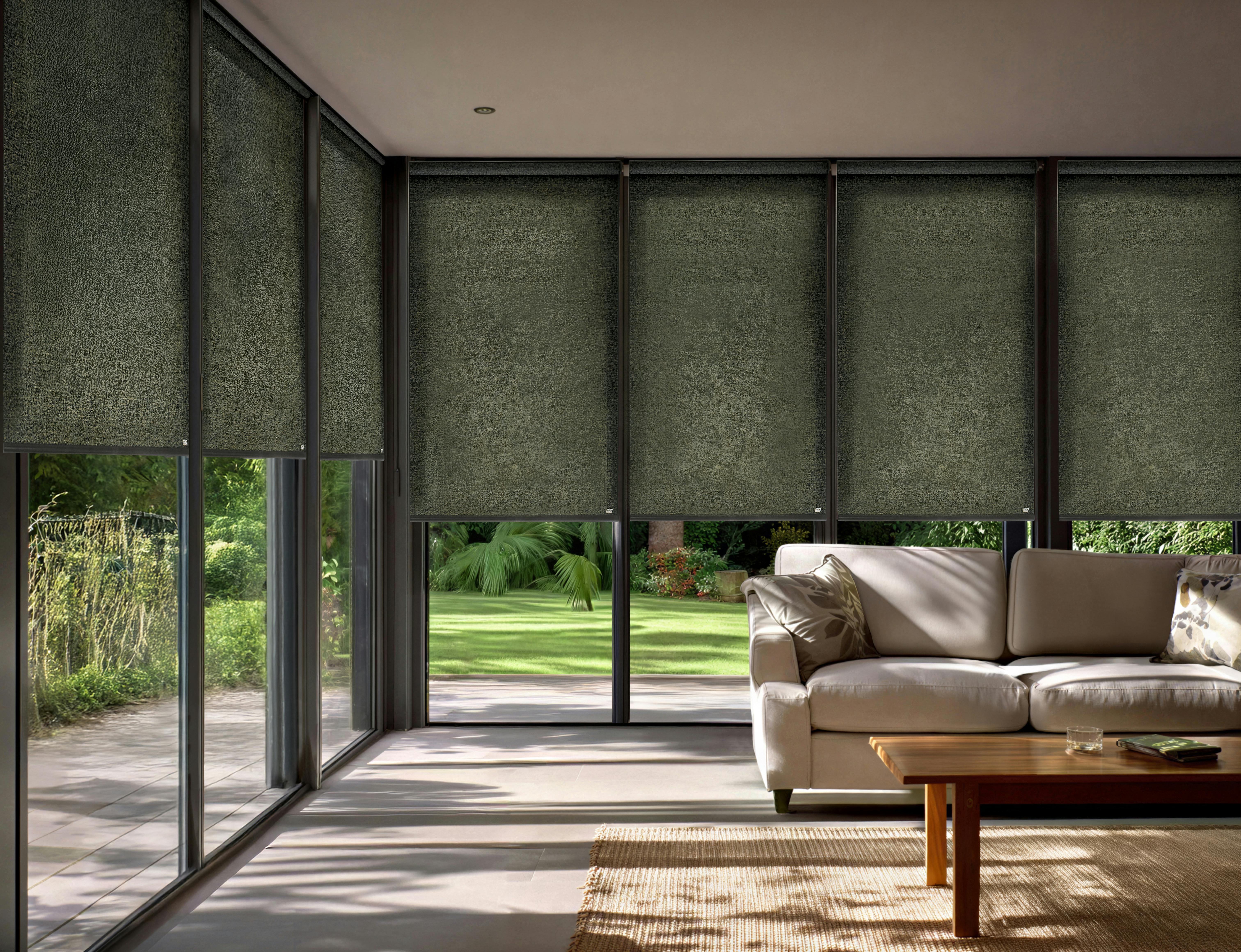 Stores enrouleurs verts