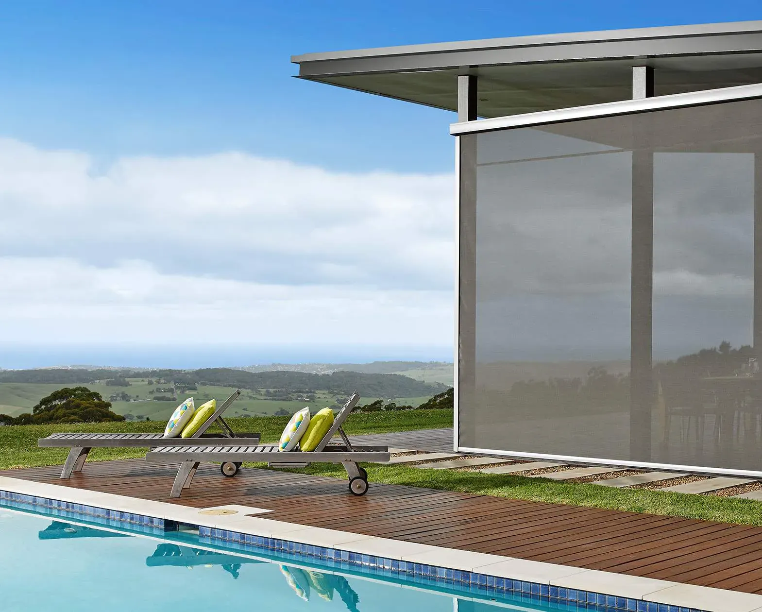 Outdoor Screens