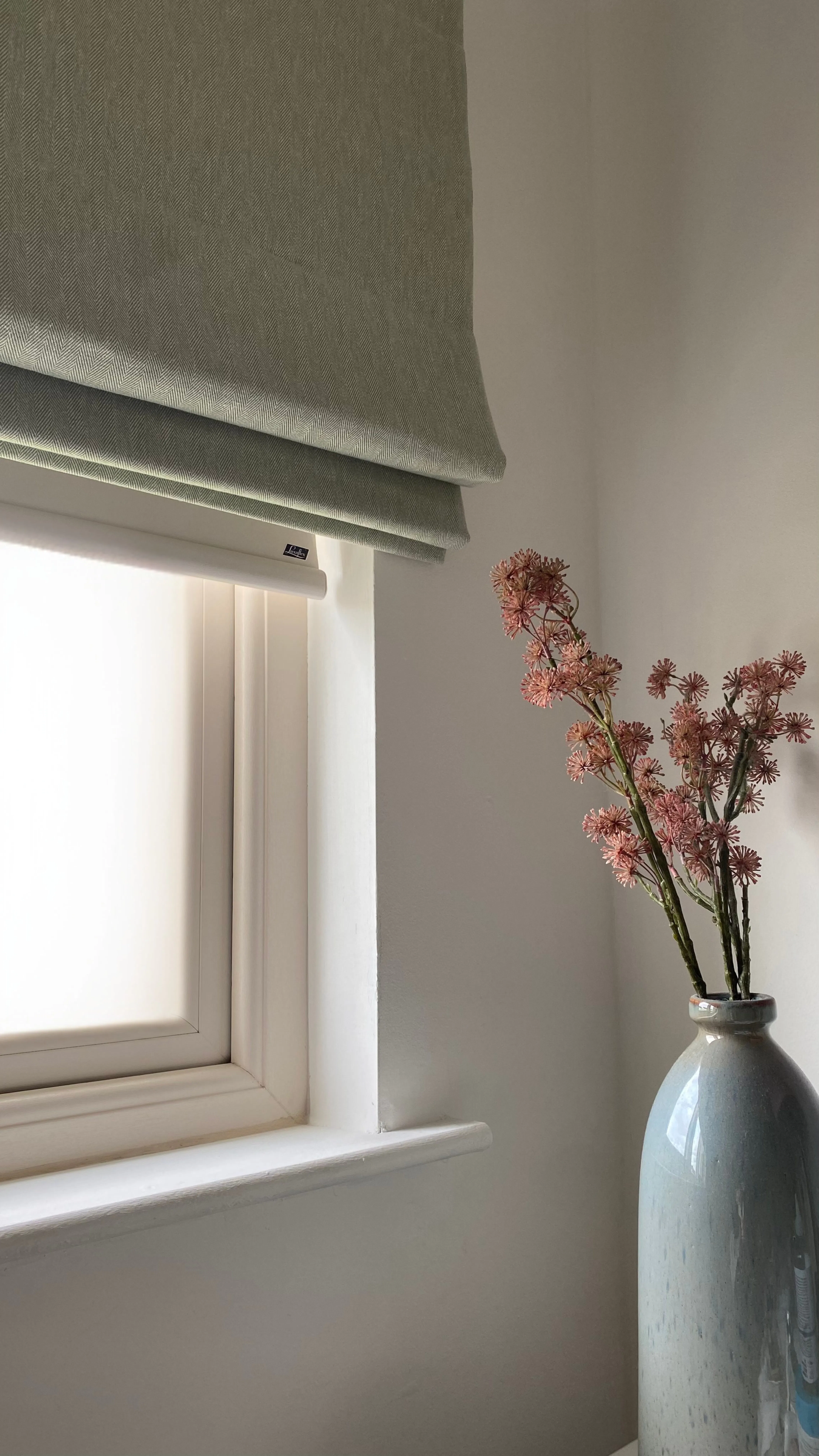 Green roman blinds