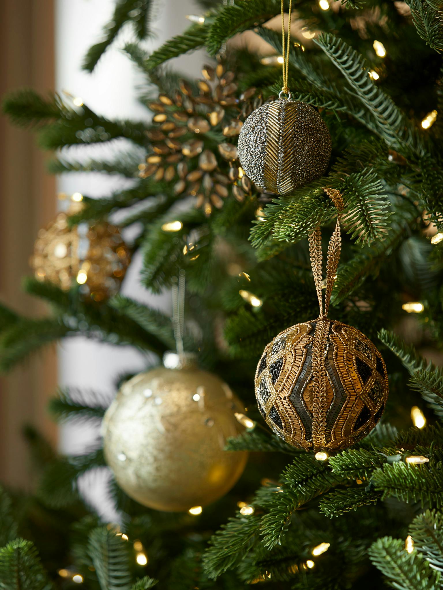 12 Luxury Christmas Tree Decorations You Need LuxDeco