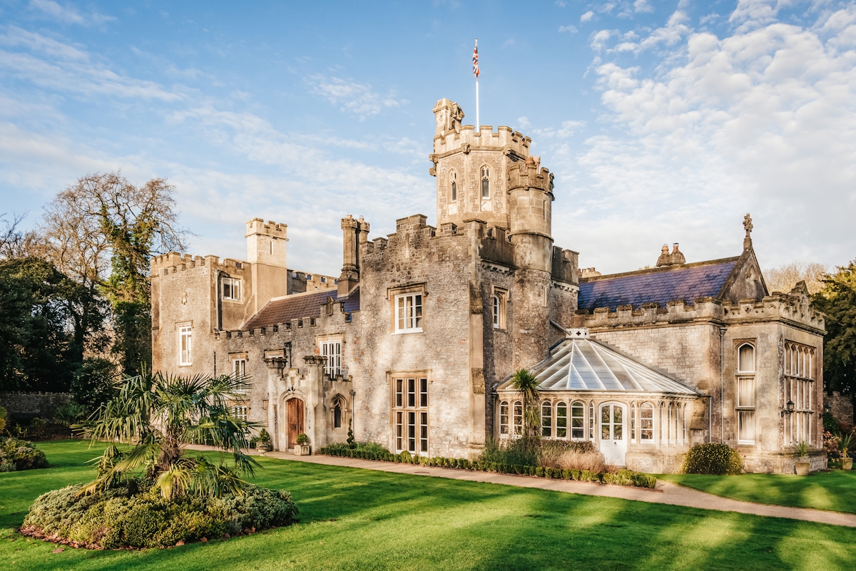 Unique Homestays Thornemead castle. Somerset castle  to rent | LuxDeco.com