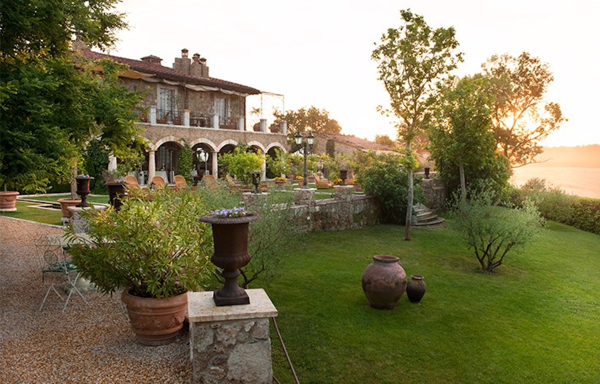 interior-design-garden-borgo-santo-pietro