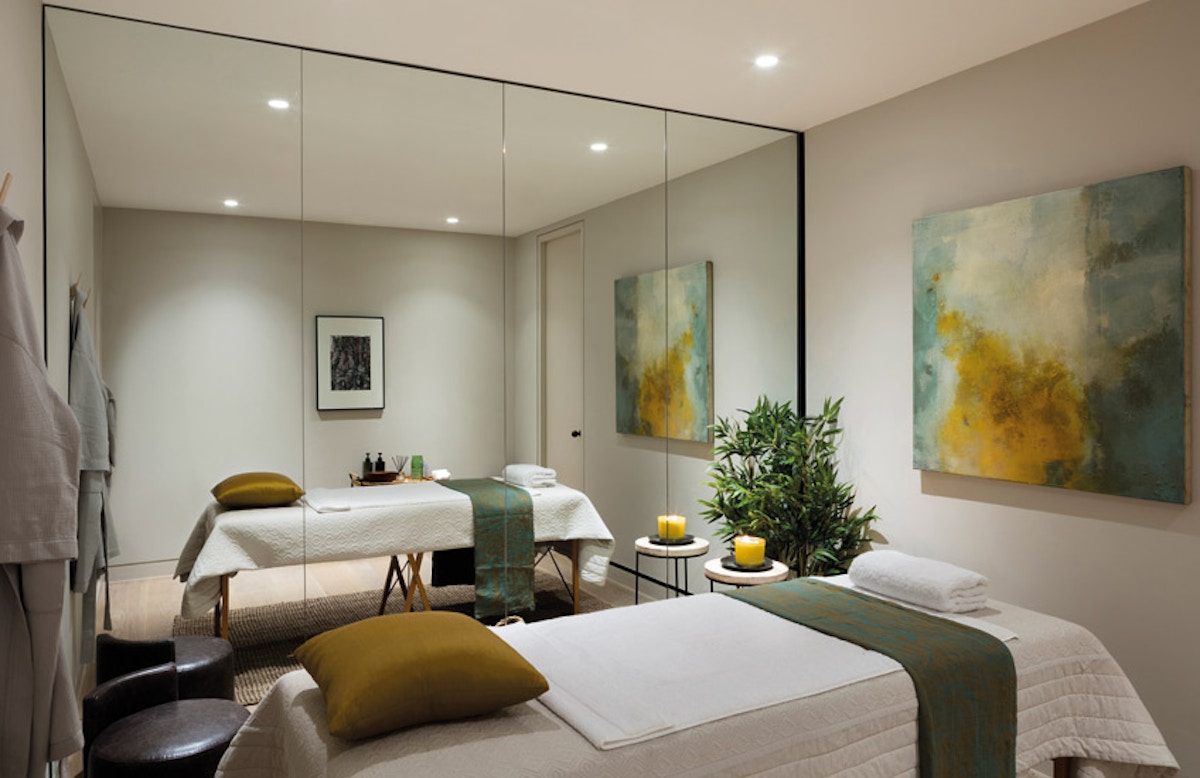 How To Create A Healthy Home For The New Year – Residential Spa Room – Echlin Levenston House – Read more in the LuxDeco.com Style Guide