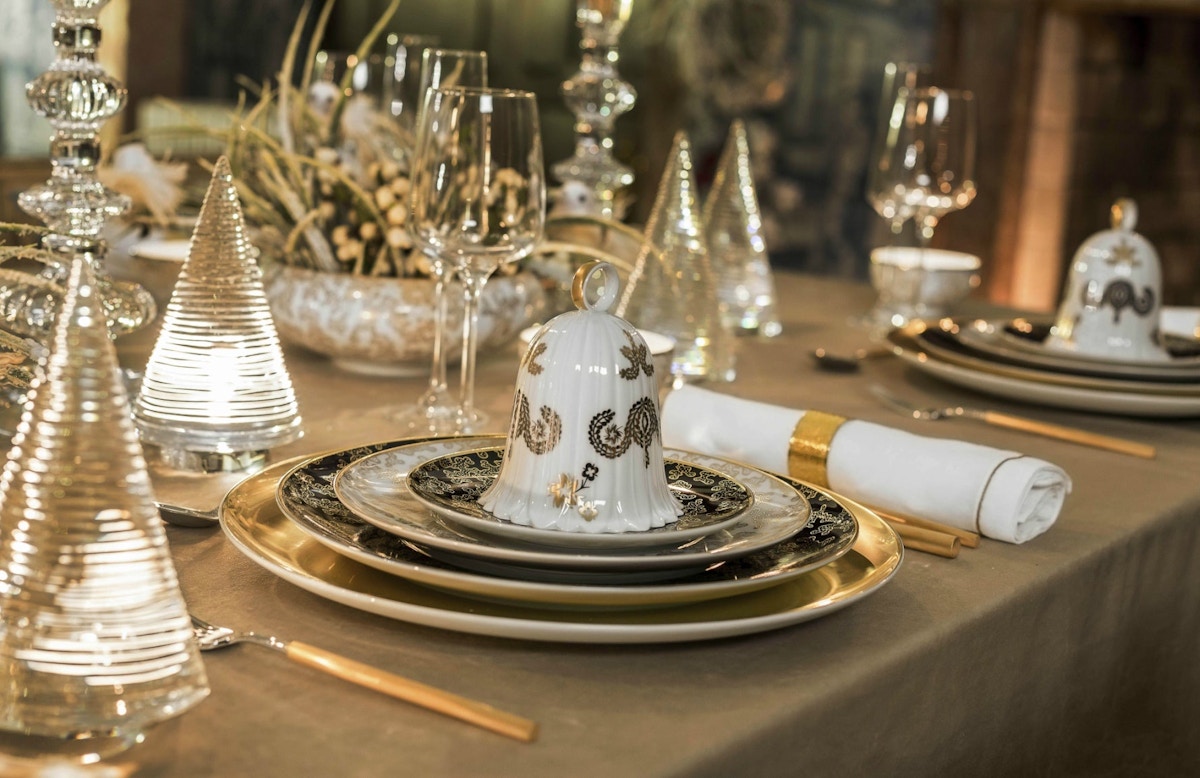 Luxury Christmas Table Setting | Luxury Gold Tableware | Shop Vista Alegre at LuxDeco.com