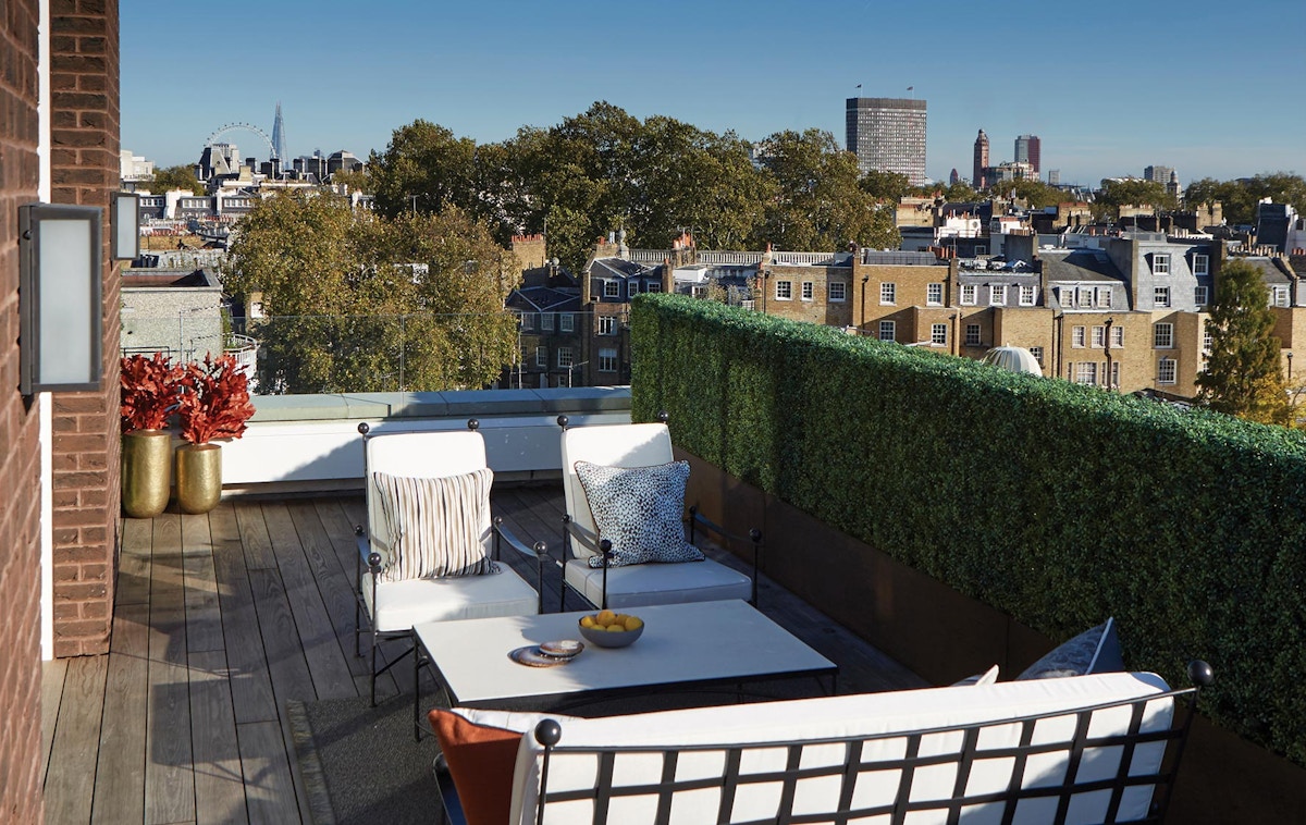 London Rooftop Terrace, Outdoor Space Ideas | Helen Green | Read more in The Luxurist | LuxDeco.com