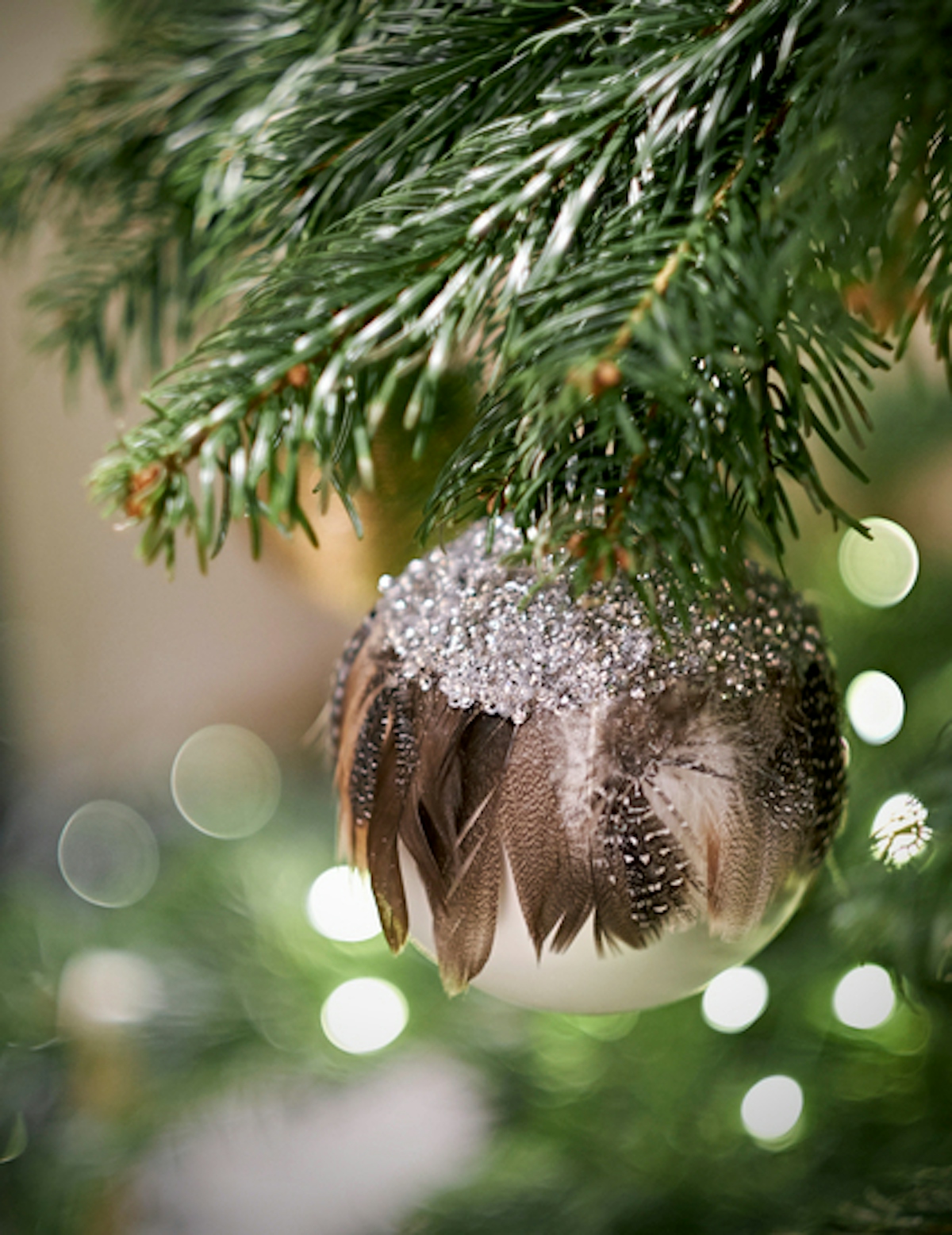 Laura Hammett Christmas Decoration - How to Decorate a Christmas Tree - LuxDeco.com
