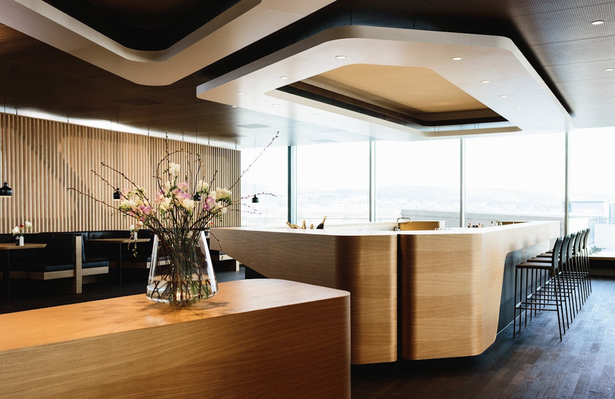 Best Airport Lounges In The World | SWISS Air First Class Lounge | Read more in The Luxurist at LuxDeco.com