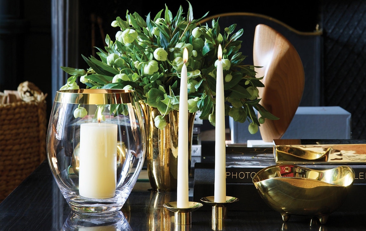 Winter Themed Table Decorations | How to Decorate your Home for Winter | Read more in the LuxDeco Style Guide