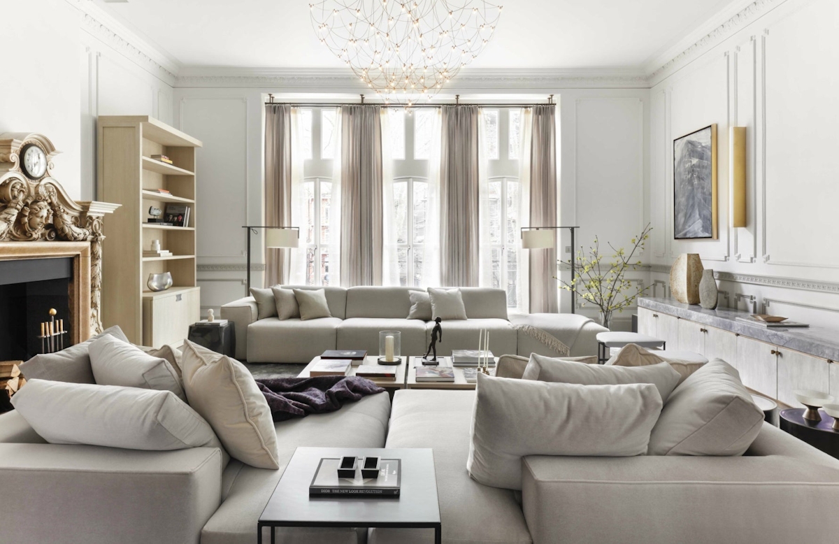 Janine Stone | Neutral Sitting Room | Read more in The Luxurist