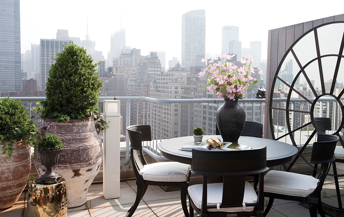 New York Terrace, Outdoor Space Ideas | Carlyle Designs| Read more in The Luxurist | LuxDeco.com