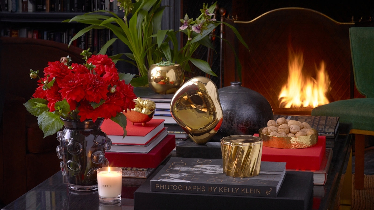 Christmas Fireplace Style | Discover Christmas traditions in The Luxurist at LuxDeco.com