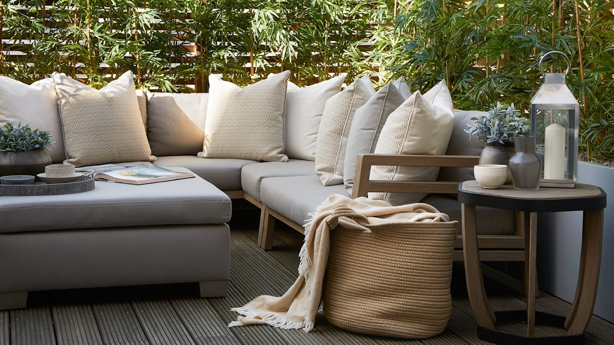 City Garden Ideas | Laura Hammett | Read more in The Luxurist | LuxDeco.com