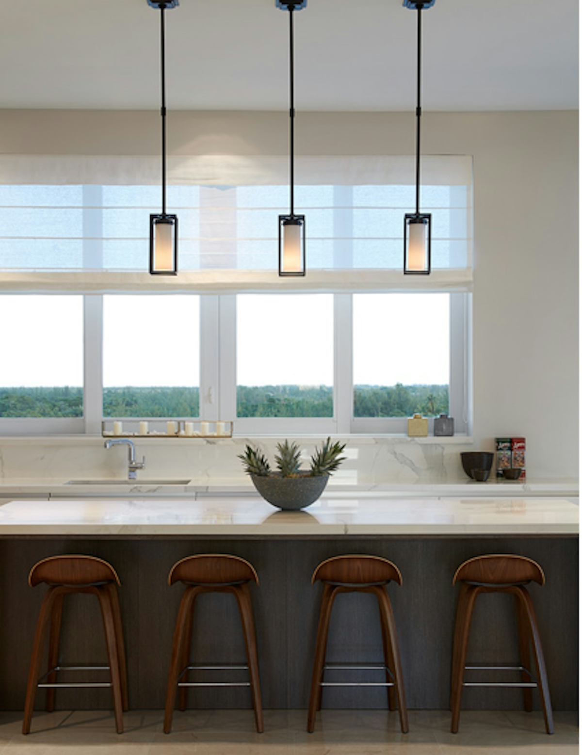 How To Declutter Your Home | Kitchen Interior by Finchatton | Read more in the LuxDeco.com Style Guide
