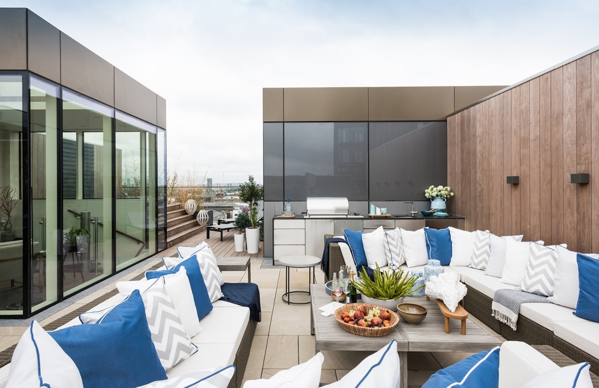 Outdoor Uplights and Downlights - 8 Outdoor Lighting Ideas to Illuminate Your Garden - LuxDeco.com Style Guide