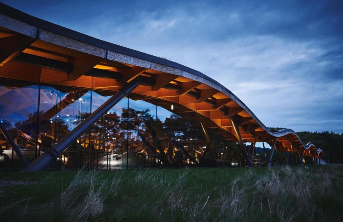 10 Cosy Whisky Distilleries To Visit This Winter | Macallan Whisky Tour | Shop barware at LuxDeco.com