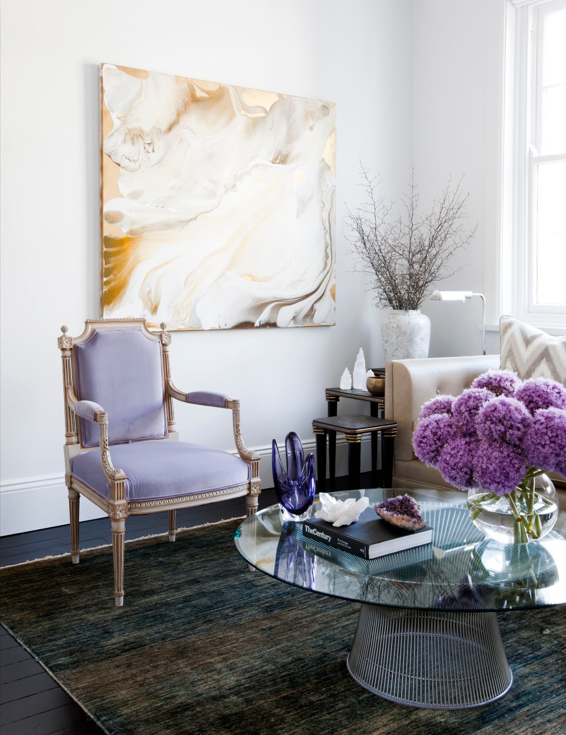 Living room store flowers decor