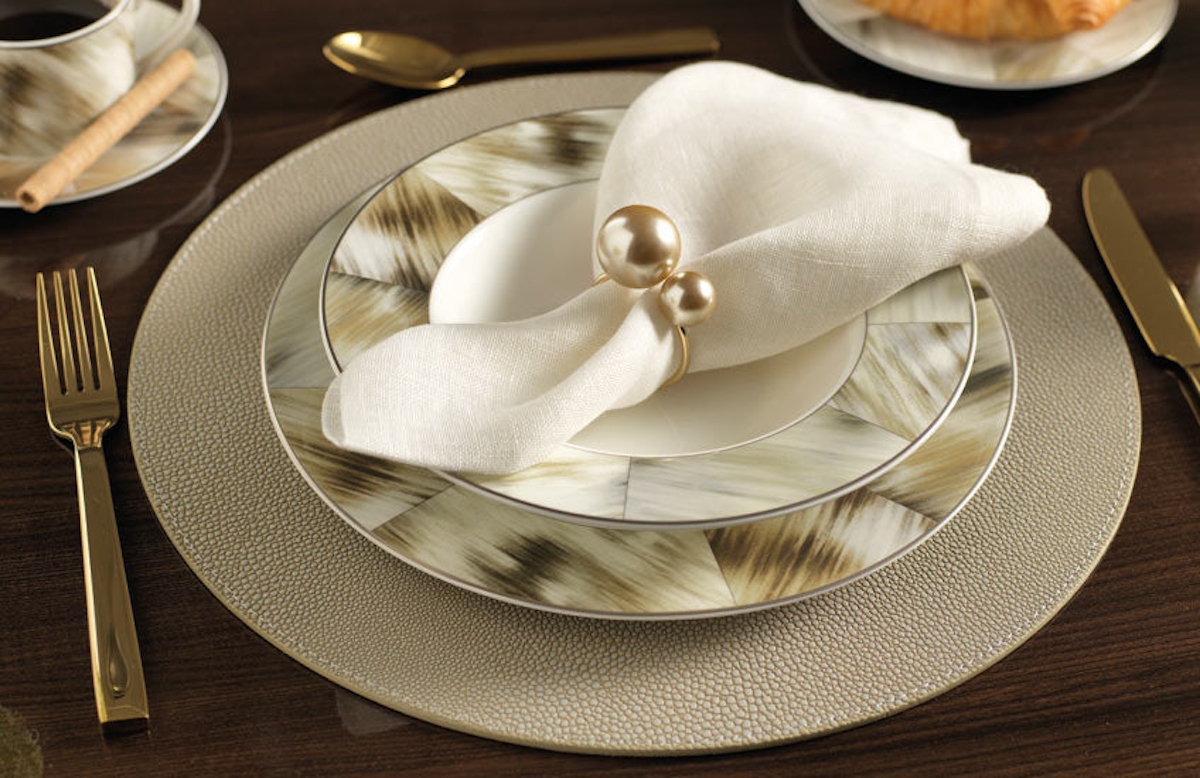 How To Collect A Luxury Dinnerware Set You'll Love – Shop Luxury Tableware at LuxDeco.com