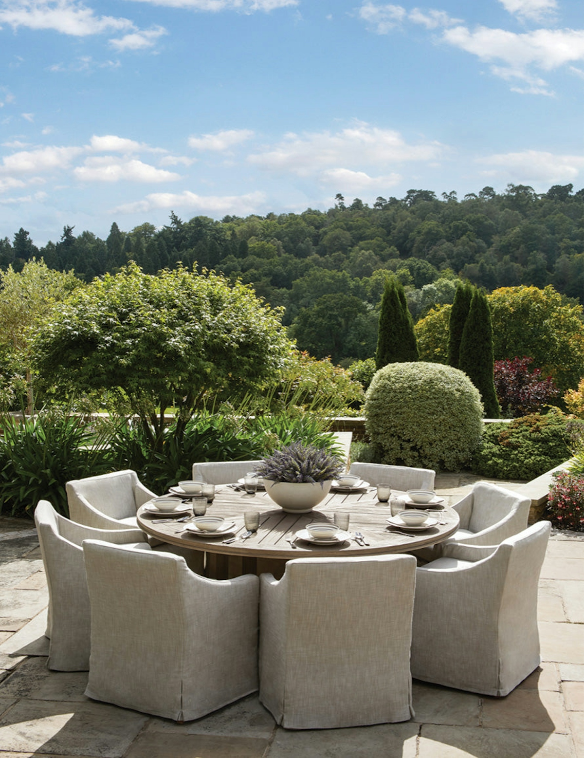 Outdoor Dining Area, Outdoor Space Ideas | Laura Hammett | Read more in The Luxurist | LuxDeco.com