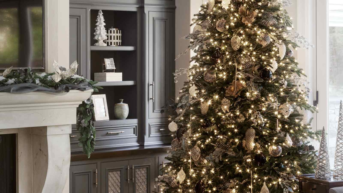 Christmas Decorating Ideas | Silver Christmas Decor | Interior design by Spectrum | Shop now at LuxDeco.com