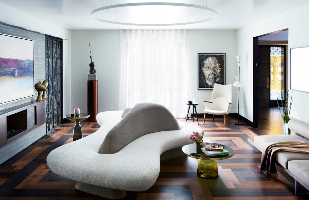 The Best of Curved Sofas – Vladimir Kagan © Nina Choi – LuxDeco.com Style Guide