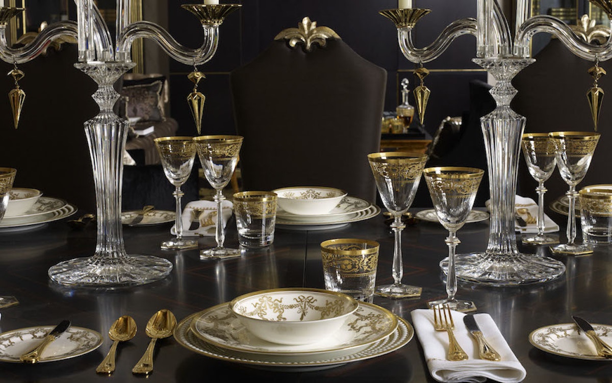 Luxury Christmas Table Decor Ideas – Oliver Burns – LuxDeco.com