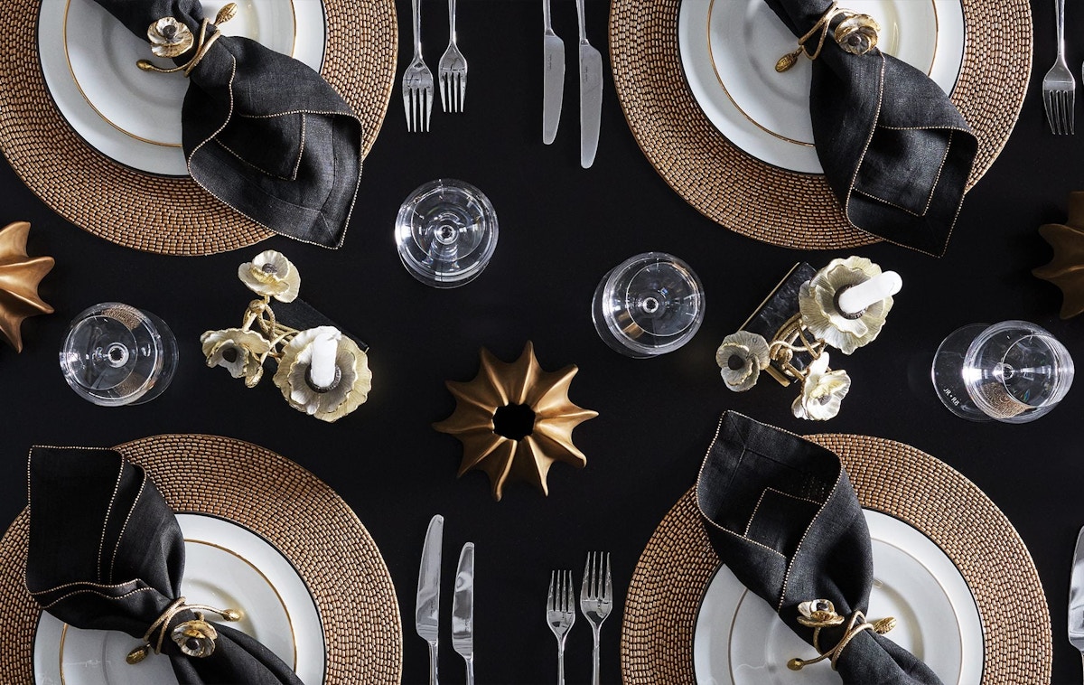 Winter Decorating Ideas | Use Winter Themed Table Decorations | Shop luxury dinnerware online at LuxDeco.com