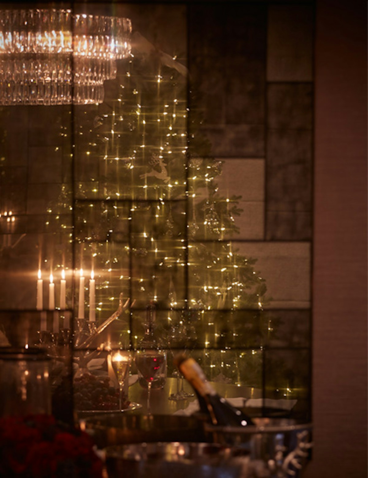 How To Decorate A Christmas Tree | Christmas Tree Lighting Tips from Jeff Leatham | Read more in the LuxDeco Style Guide