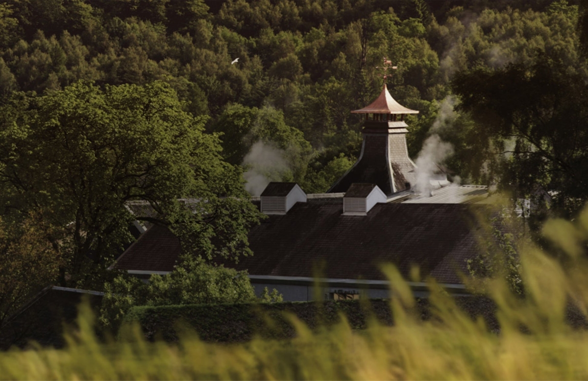 10 Cosy Whisky Distilleries To Visit This Winter | Glenfiddich Whisky Tour | Shop barware at LuxDeco.com